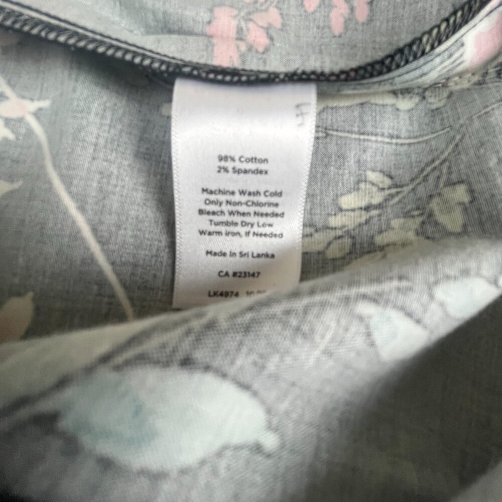 Talbots Pencil Skirt Size 14 Black Pink Green, Floral Print, Unlined - Picture 6 of 6
